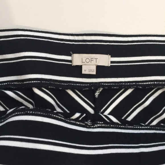 LOFT By Ann Taylor Flare Skirt - Picture 2 of 2